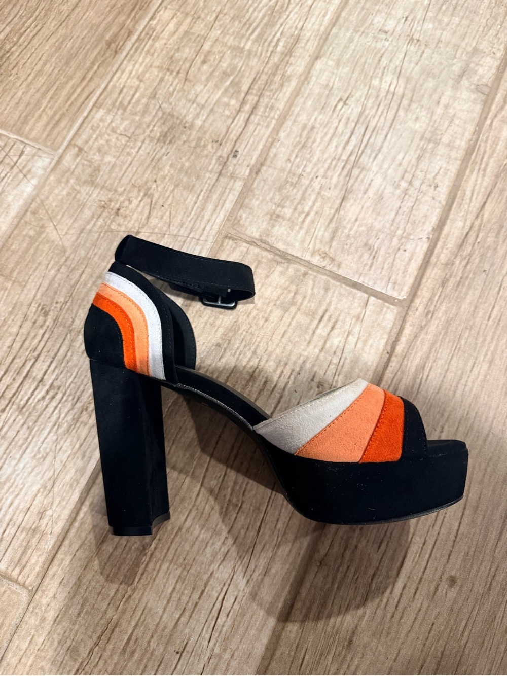 Unique Vintage Black Platform Sandal with Orange and Cream Stripes - Picture 2 of 6